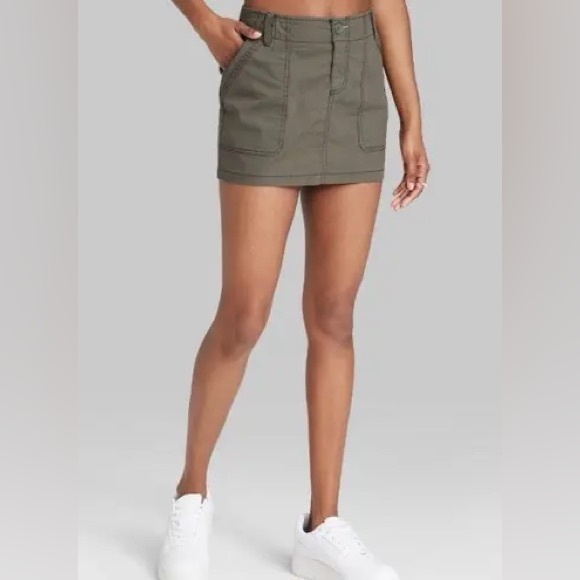 American Eagle Outfitters Dresses & Skirts - American Eagle Outfitters Green Button Down Fly Mini Skirt Size 14